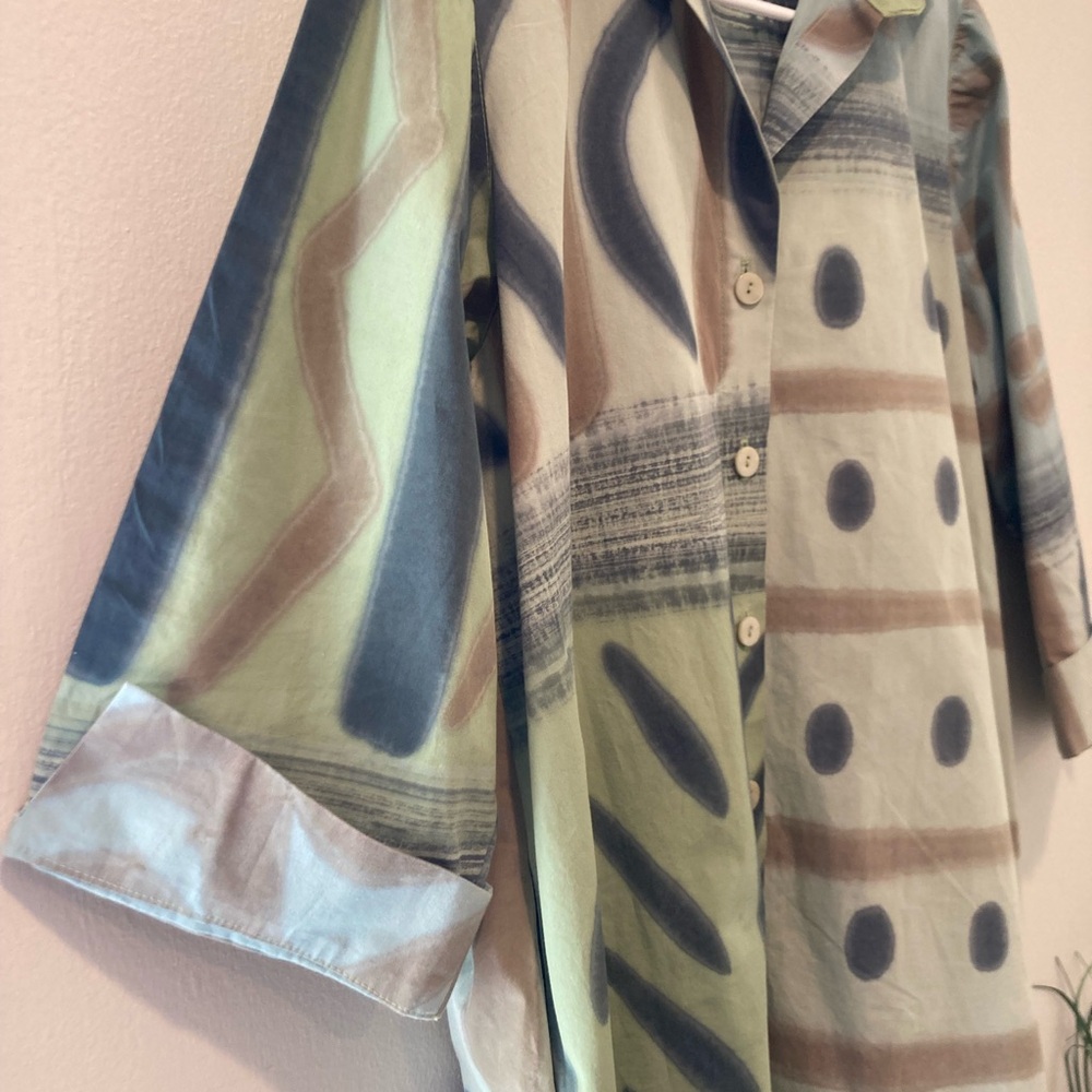 Kay Chapman Abstract Button-Up Tunic - Picture 3 of 5